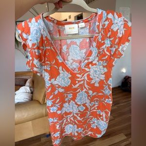 Small soft floral v-neck excellent condition by Anthropologie